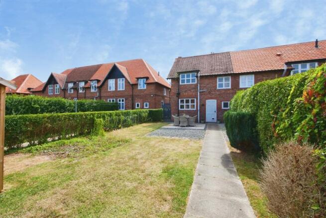 2 bed Semi-Detached for sale Image 12