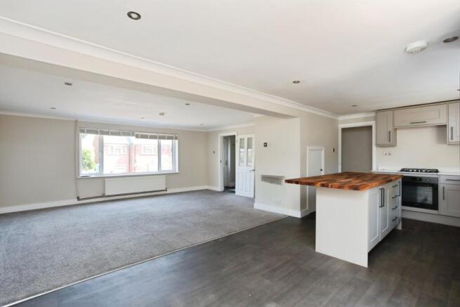 Kitchen/ Dining Room