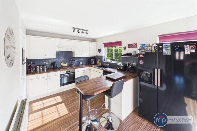 4 bed Detached for sale Image 6