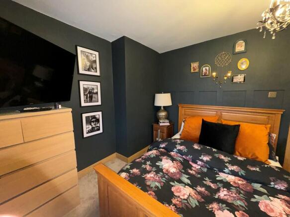 Bed 1 pic 2