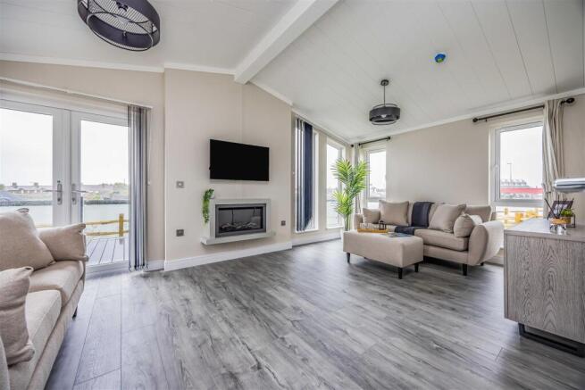 Plot 17 Littlehampton Marina-Small-PorticoMarketin