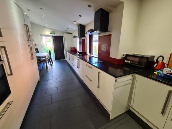 1 bed House Share to rent Image 10