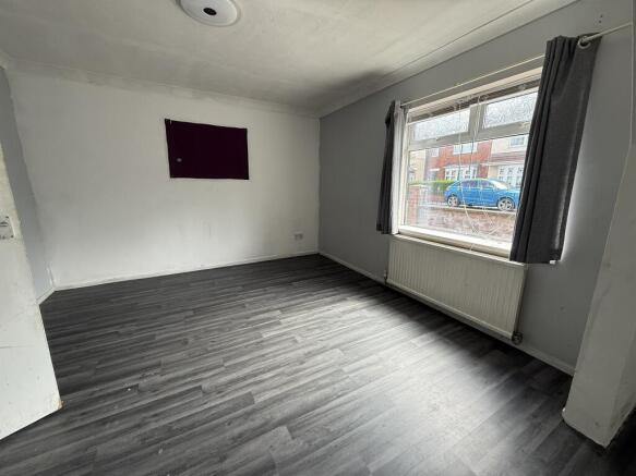 3 bed Semi-Detached for sale Image 4