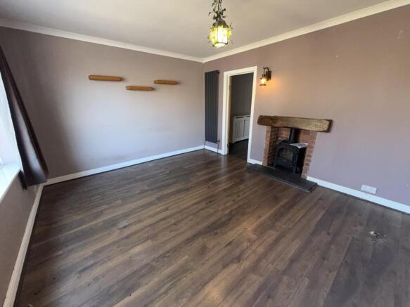 3 bed Semi-Detached for sale Image 3