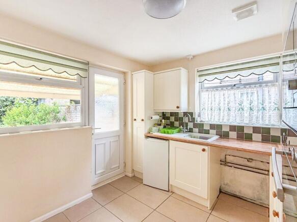 2 bed Semi-Detached Bungalow for sale Image 5
