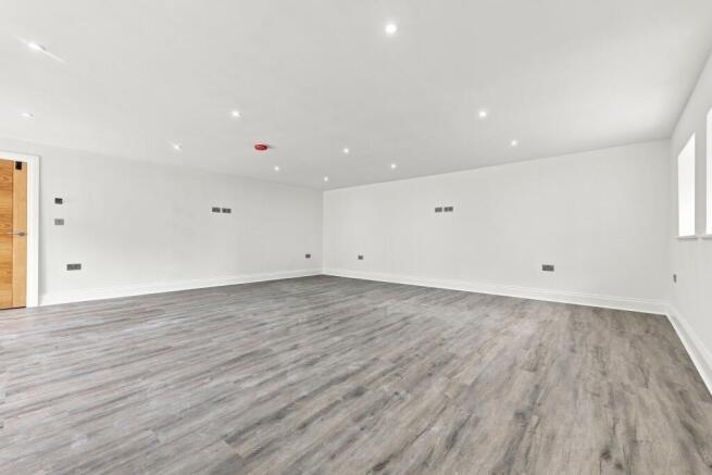 3 bed Detached to rent Image 12