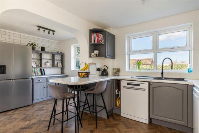 Kitchen/Dining