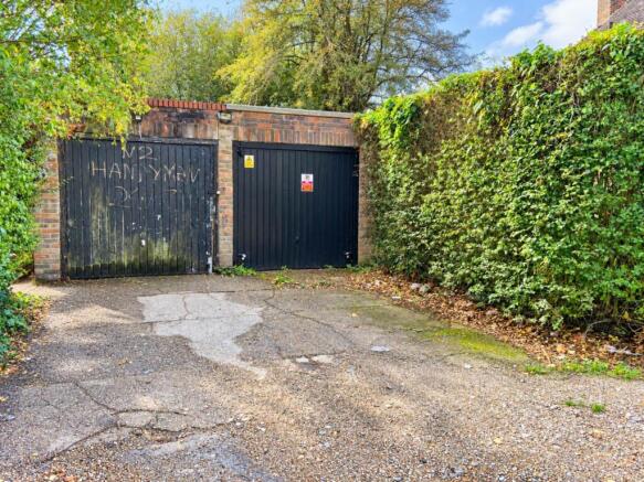 Studio parking on Gurney Drive, Hampstead Garden Suburb, N2, £30,000
