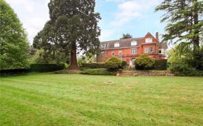 Flat 1, Ravenswood House, Lower Hale, Farnham GU9 9RP
