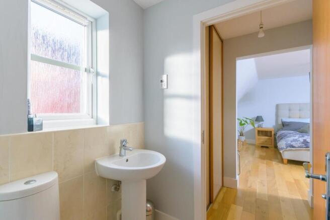 EVIRDTNARRUCKCALB20 - Ensuite A.jpg