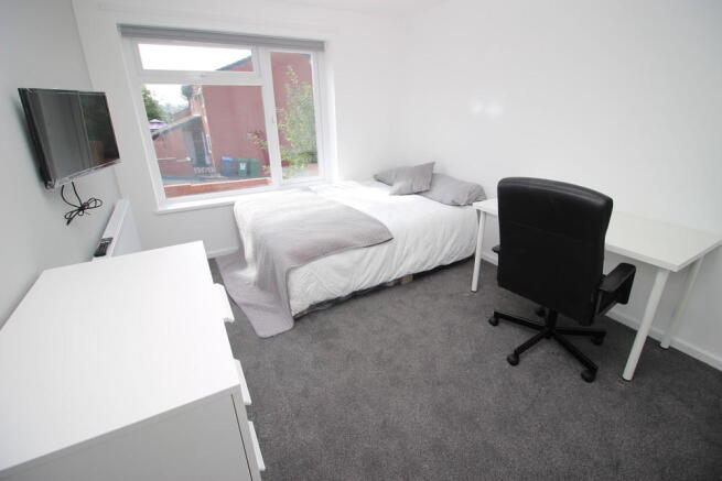 3 bed Town House to rent Image 5