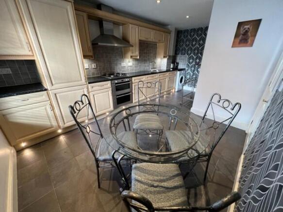 kitchen/dining room