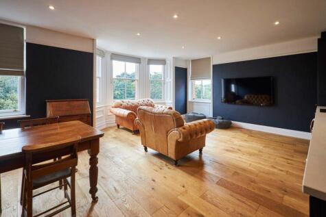 Fauna Apartment, 2 Chubb Hill, Whitby