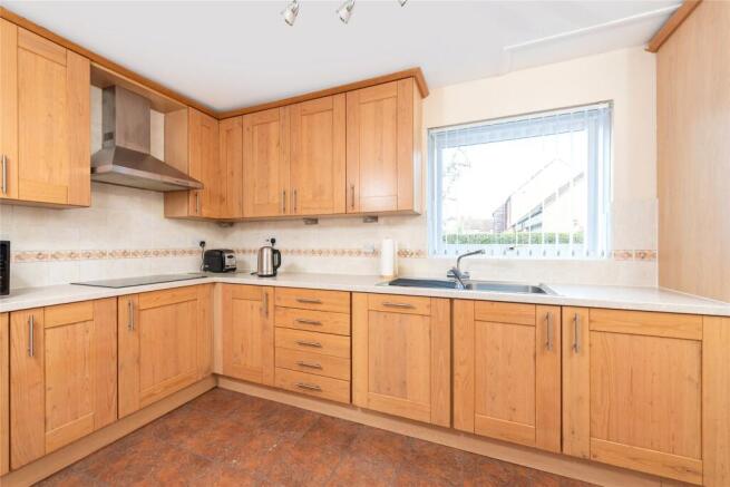Parklands, Great Linford, Milton Keynes, Buckinghamshire, MK14 photo 4