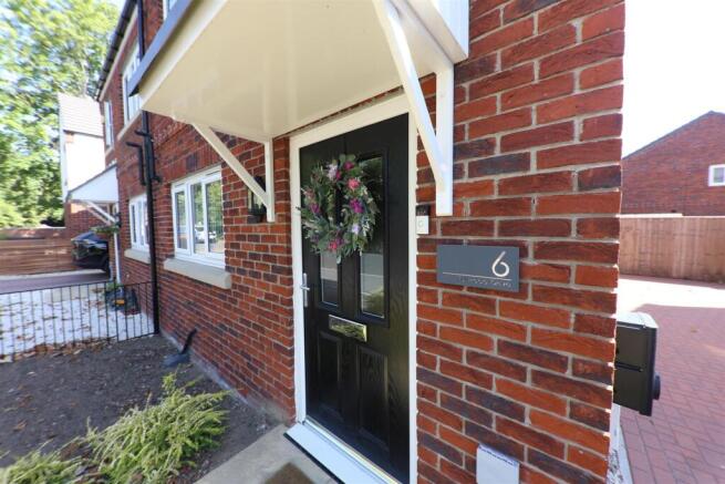 3 bed Semi-Detached for sale Image 4