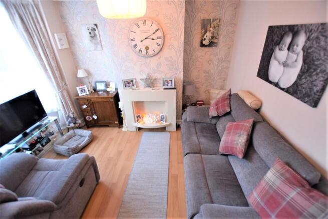 75 Vauxhall Street - sitting room.JPG