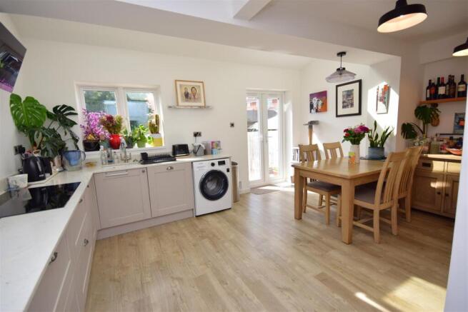 Kitchen/Dining Room