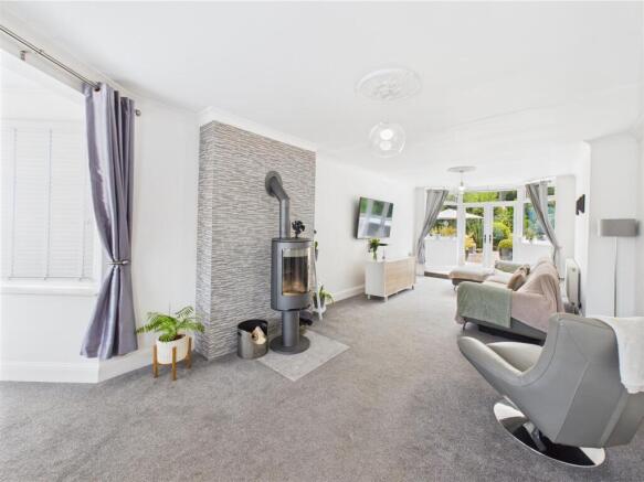 4 bed Detached for sale Image 7