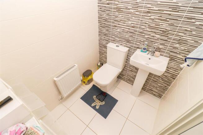 4 bed Detached for sale Image 6