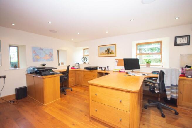 Bedroom 5/Office