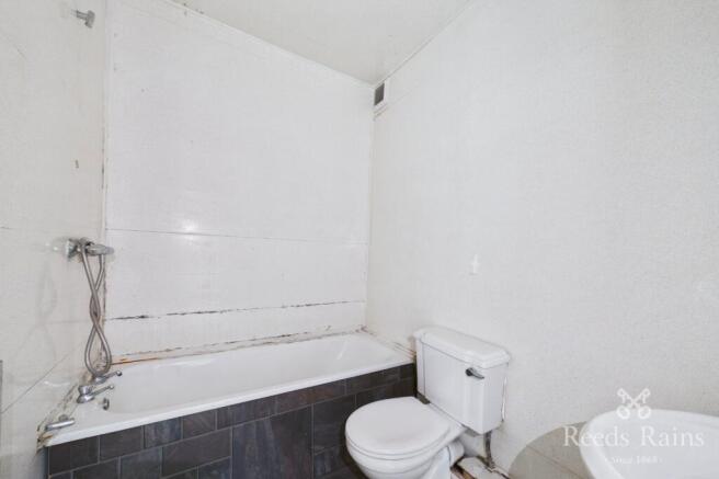 3 bed Terraced for sale Image 8