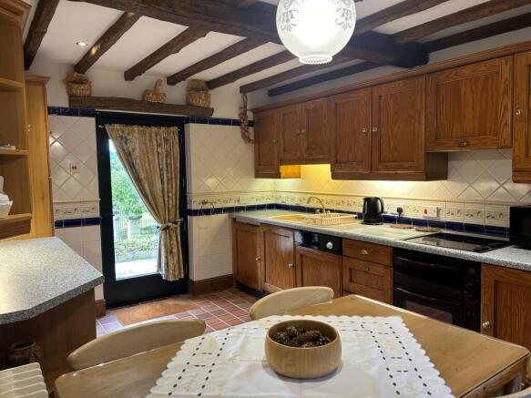 Kitchen T202408130939.jpg