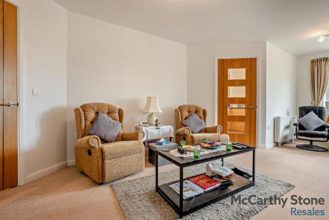 2 bed Apartment for sale Image 12