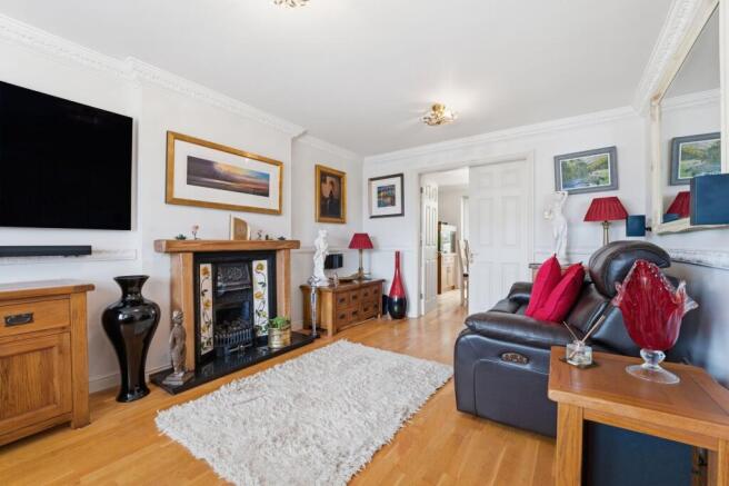4 bed Detached for sale Image 5