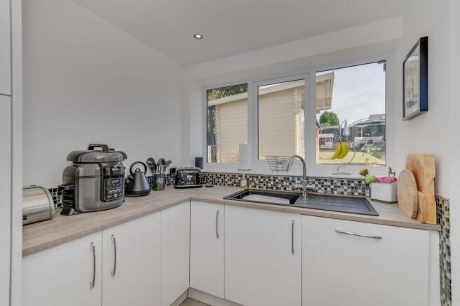 3 bed Semi-Detached for sale Image 7