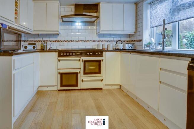 Kitchen 4.jpg