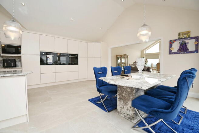 3 bed Detached Bungalow for sale Image 6