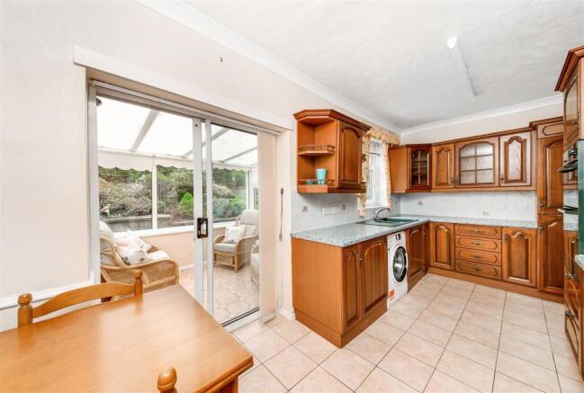2 bed Detached Bungalow for sale Image 9