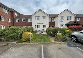 Flat 10, Potters Court, Darkes Lane, Potters Bar EN6 2HS