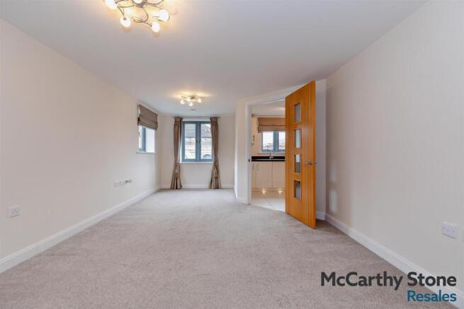 2 bed Apartment for sale Image 10
