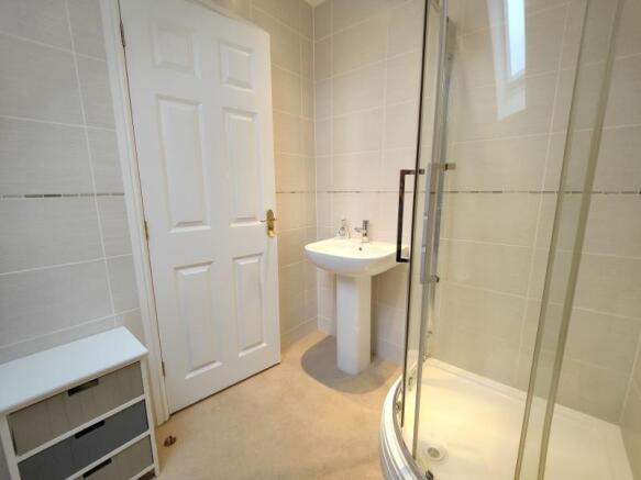 3 bed Terraced for sale Image 9