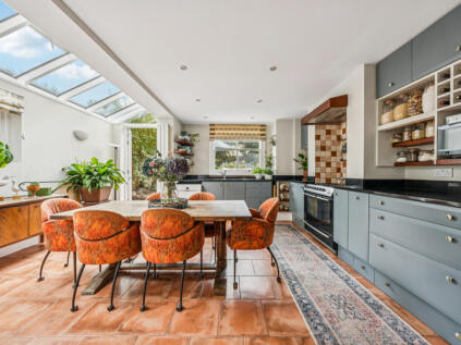 Lynette Avenue, London, SW4