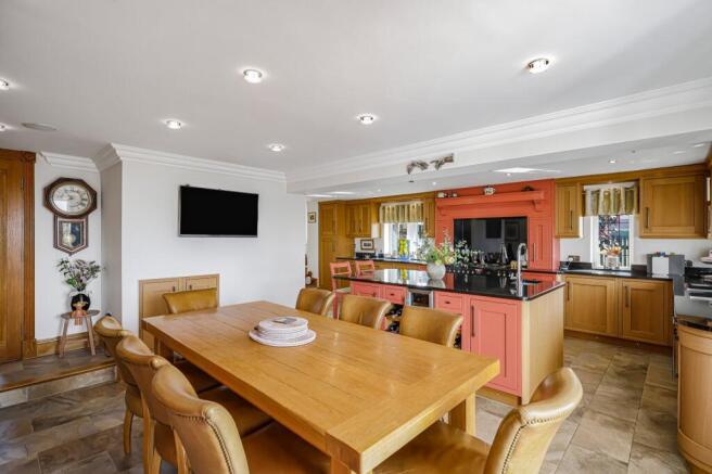 3 bed Detached for sale Image 6