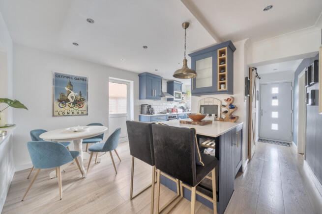 1360063-3-68e0037...