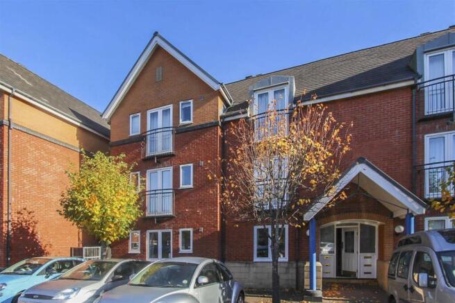 Halliard Court 58-2-2.jpg