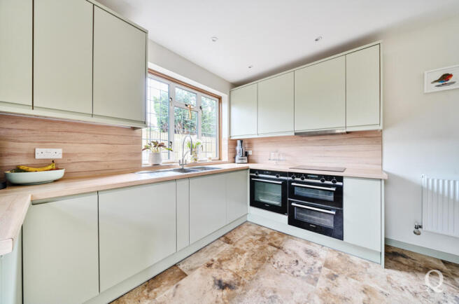 2df01819-8586-493...