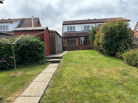 4 bed House for sale Image 11
