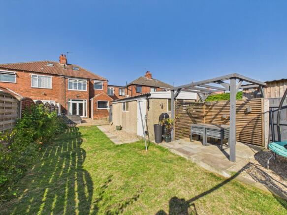 4 bed Semi-Detached for sale Image 4