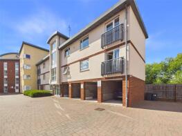 Flat 2, 60, Longhorn Avenue, Gloucester GL1 2BL