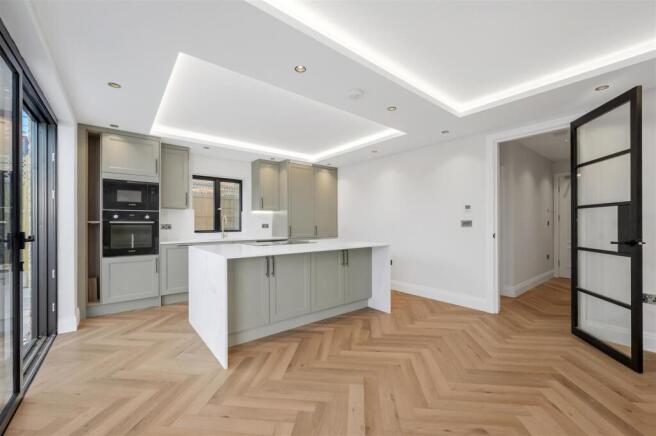 Flat 1 Navy Rose Apartments-4.jpg