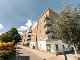 8, Clock View Crescent, London N7 9GP