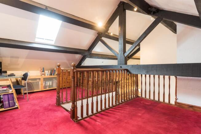 Mezzanine/Bedroom/st