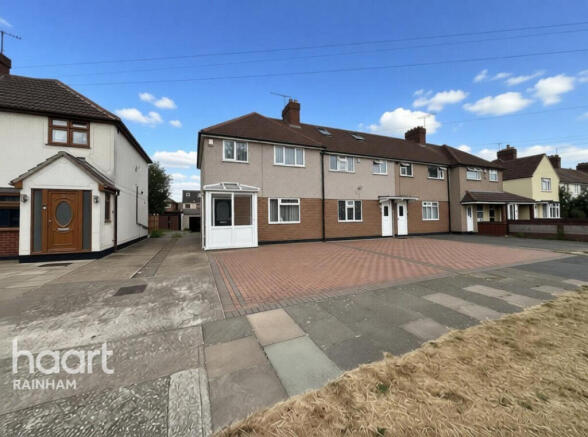3-bed semi-detached on Ingrebourne Road, Rainham, £350,000
