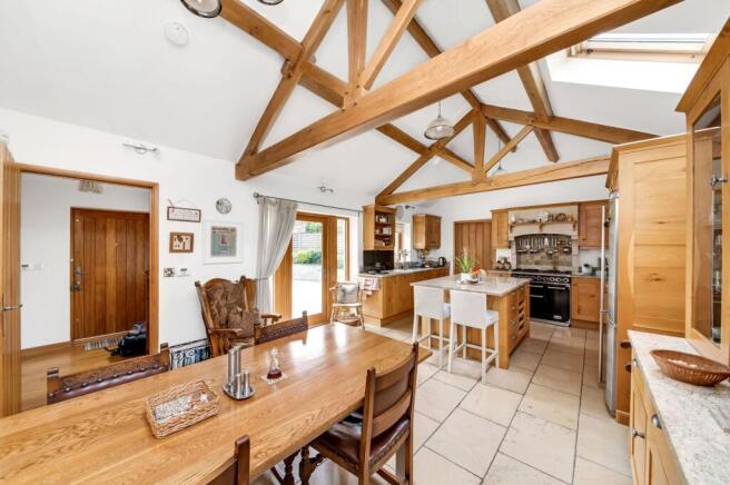 4 bed Detached for sale Image 12
