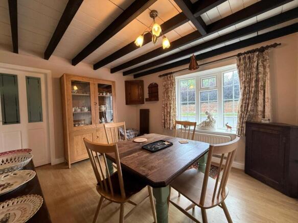 4 bed Semi-Detached for sale Image 6