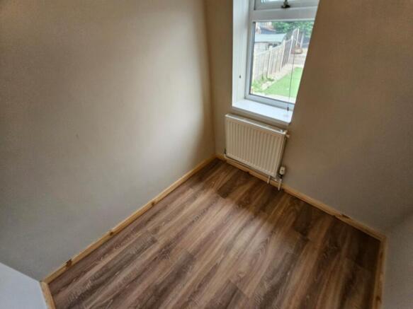 4 bed Semi-Detached to rent Image 7